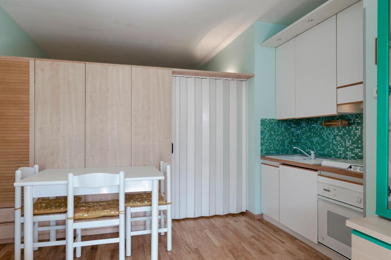 סירמיונה Azzurra Suite - Monolocale Con Piscina E Wifi מראה חיצוני תמונה