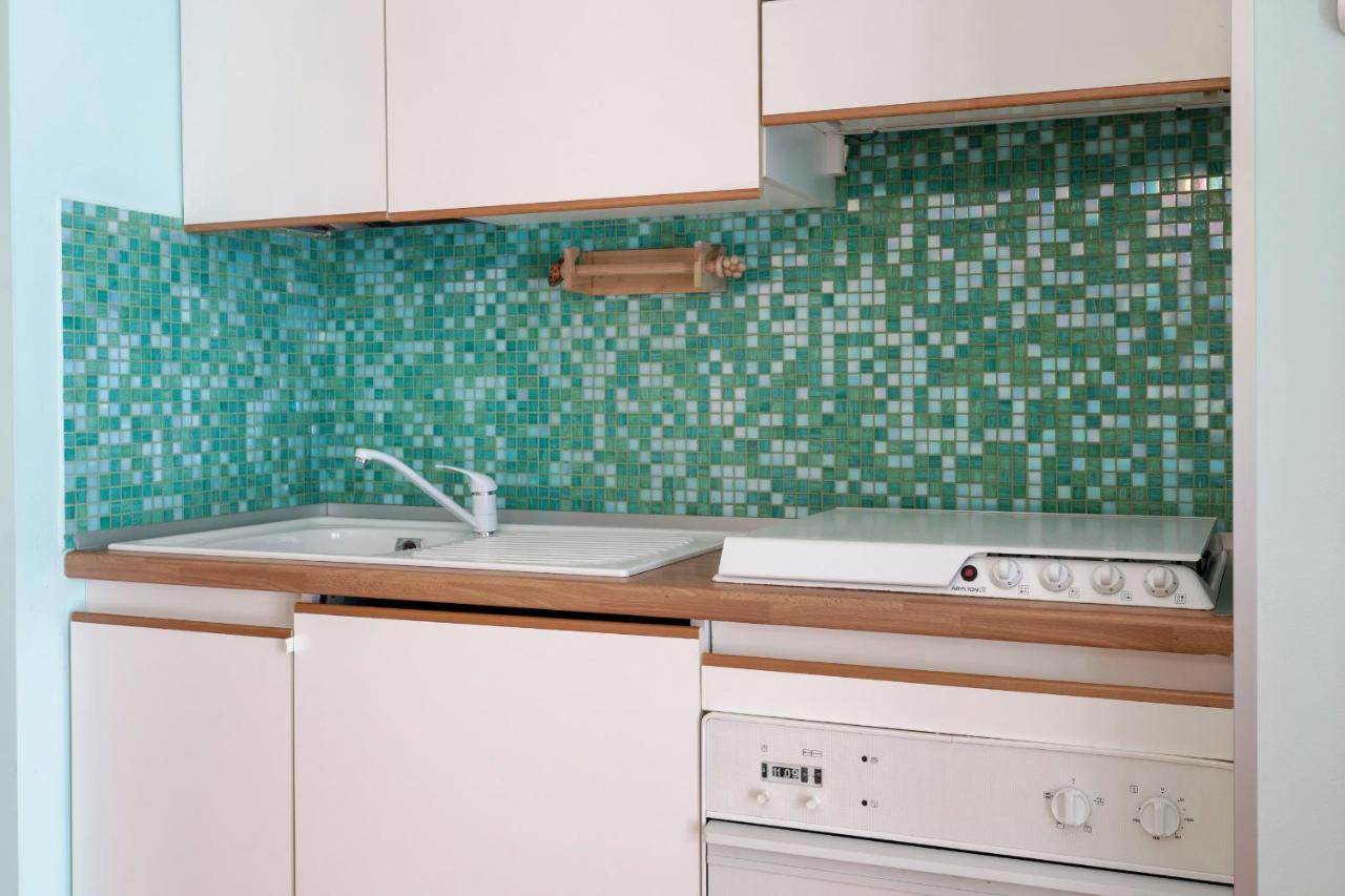 סירמיונה Azzurra Suite - Monolocale Con Piscina E Wifi מראה חיצוני תמונה