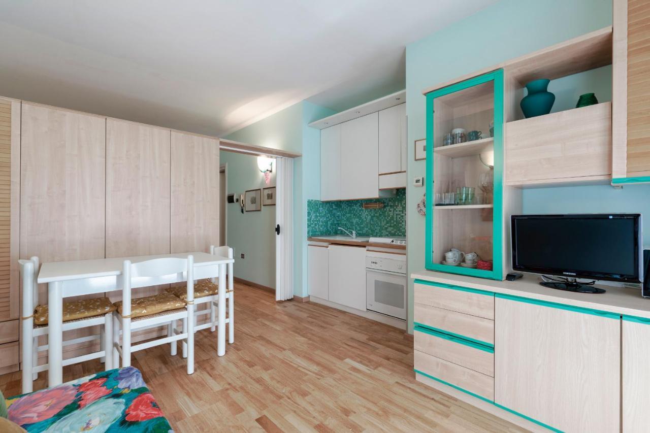 סירמיונה Azzurra Suite - Monolocale Con Piscina E Wifi מראה חיצוני תמונה