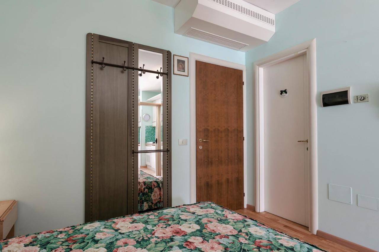 סירמיונה Azzurra Suite - Monolocale Con Piscina E Wifi מראה חיצוני תמונה